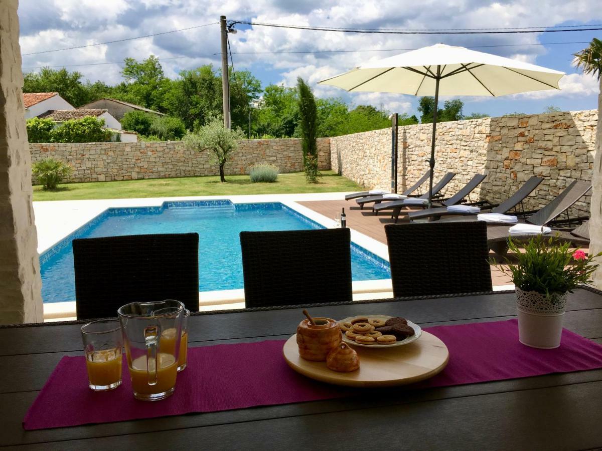 Villa Blanca With A Heated Private Pool Ruzici  Eksteriør billede