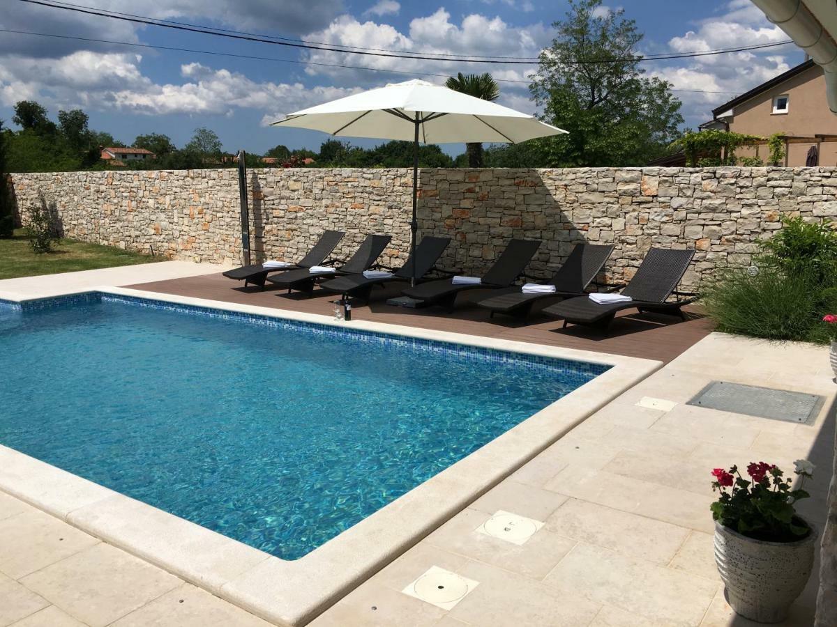 Villa Blanca With A Heated Private Pool Ruzici  Eksteriør billede