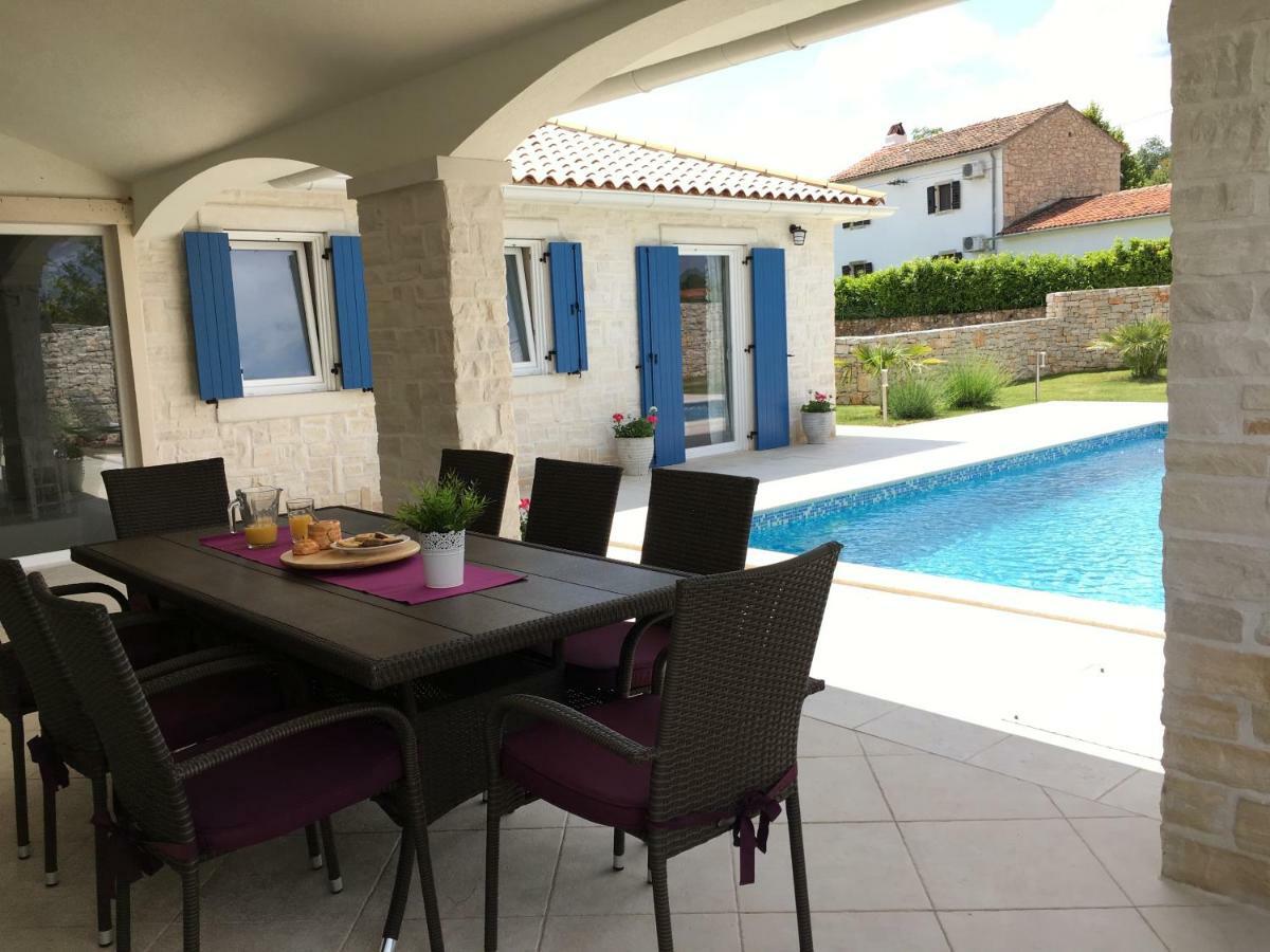 Villa Blanca With A Heated Private Pool Ruzici  Eksteriør billede