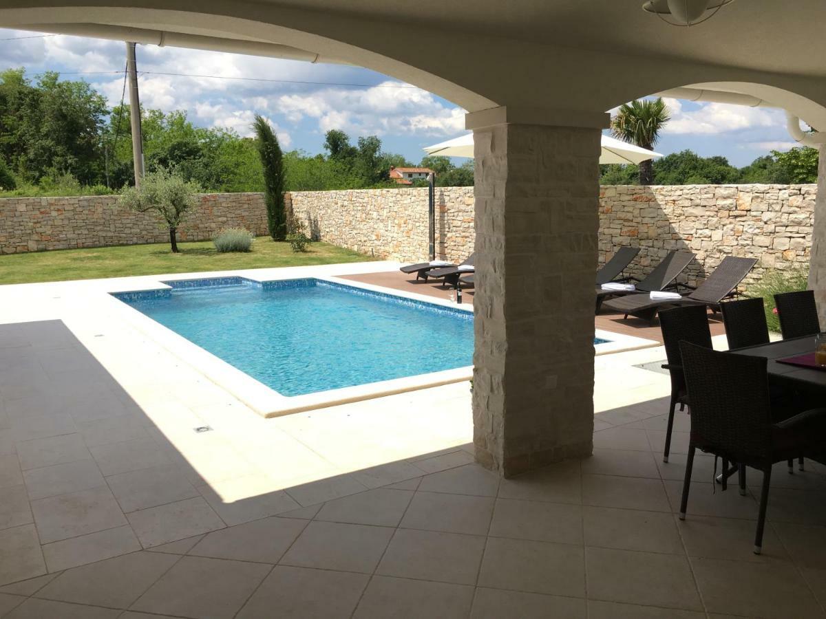 Villa Blanca With A Heated Private Pool Ruzici  Eksteriør billede