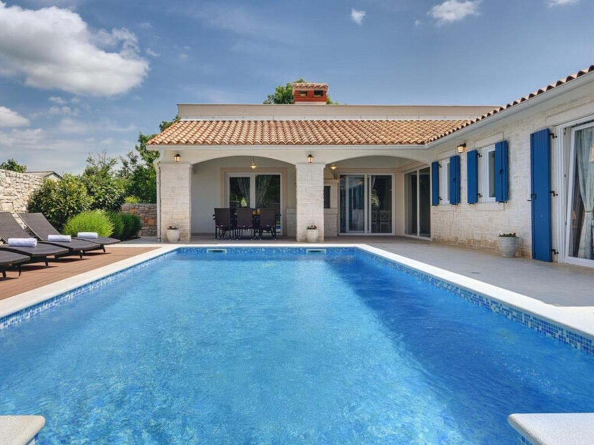 Villa Blanca With A Heated Private Pool Ruzici  Eksteriør billede